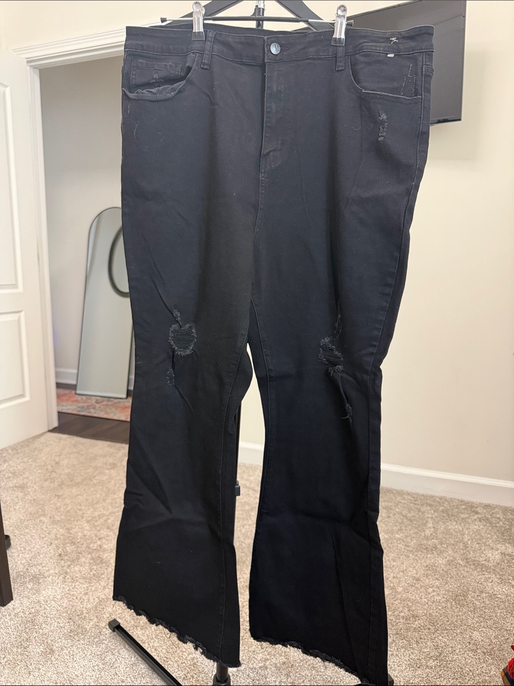 KanCan Black ultra High-Rise flare Distressed Flare Jeans Kurvy